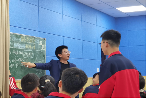 互通共奮進(jìn)，博采齊發(fā)展（4.9）477.png