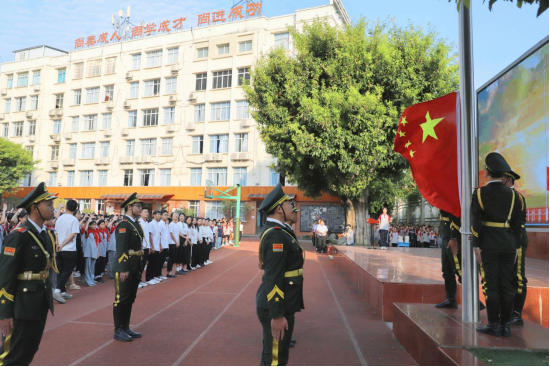 升旗儀式——學(xué)期精彩回顧(1)138.png